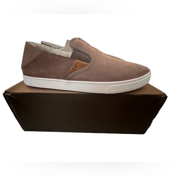 NWT OluKai Women’s Pehuea Heu Taupe Grey Slip On Shoes in size 11 - Picture 2 of 9